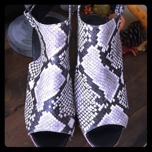 New Marc Fisher Leather wedges